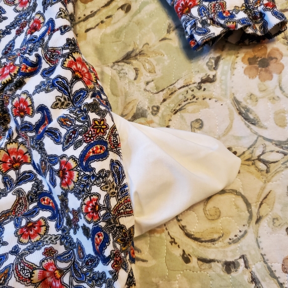 Floral Long-Sleeve Dress with Belt - Picture 11 of 12